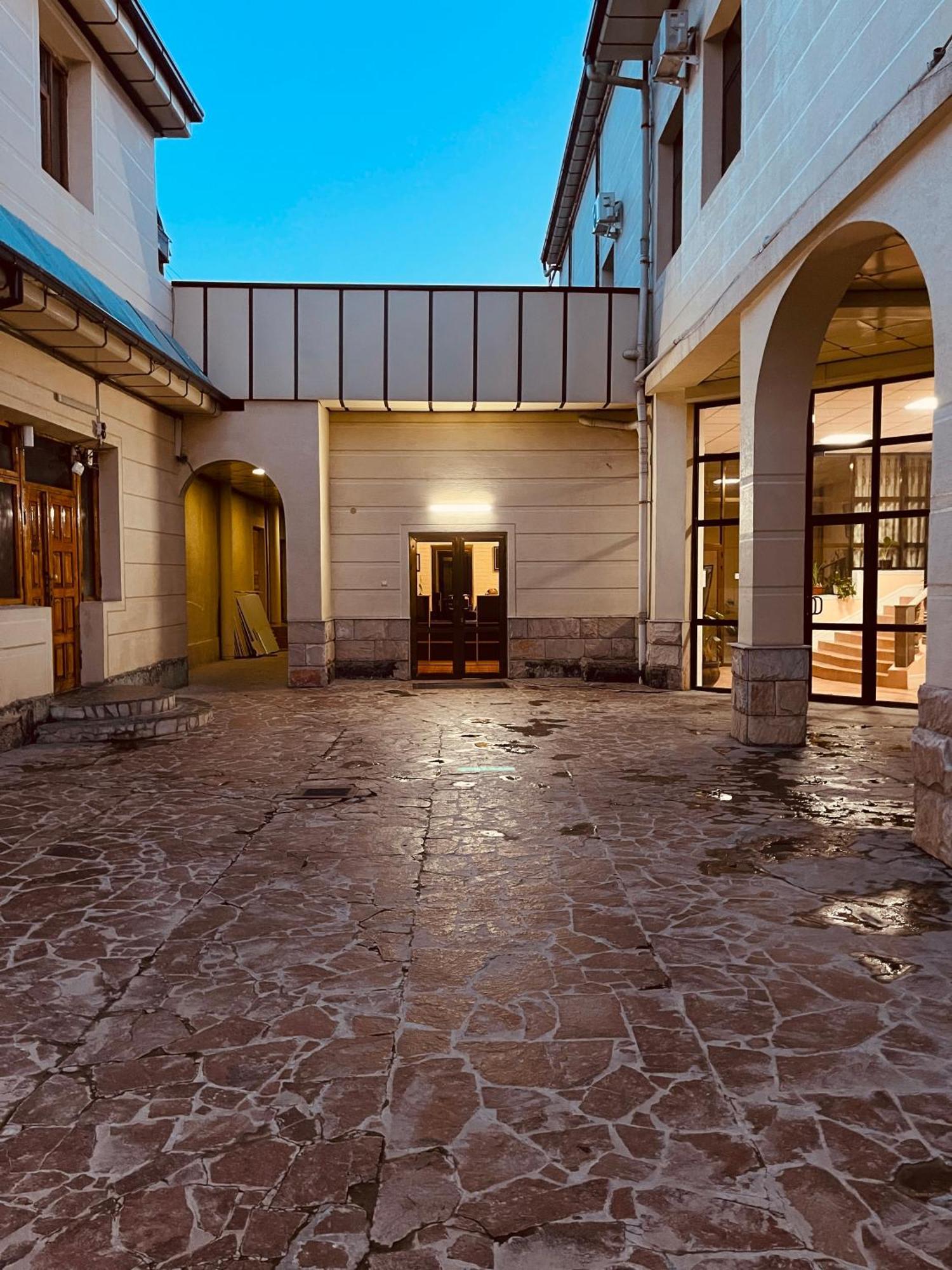 Green Hotel Tashkent Exterior photo